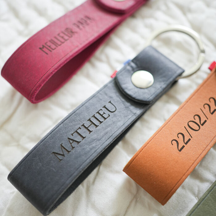 Porte-clés personnalisé gravé cuir lanière