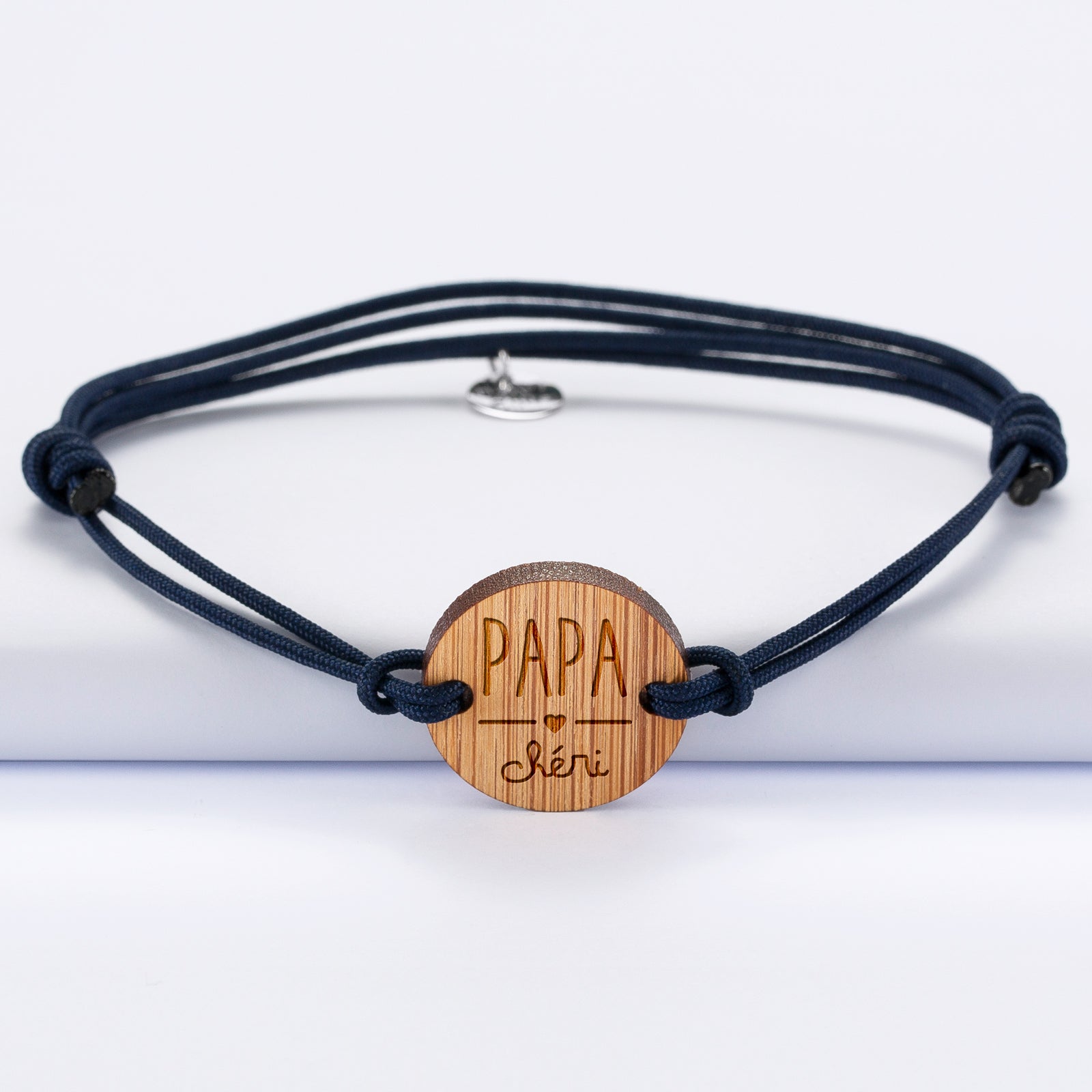 Bracelet homme médaille gravée en bois