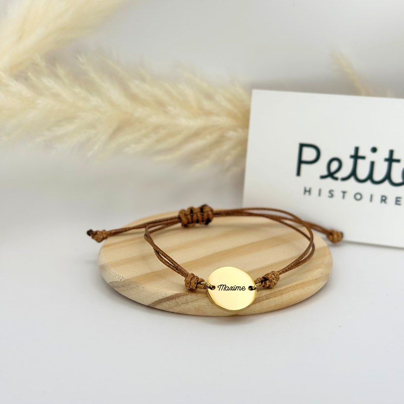 Bracelet personnalisé – Médaille ronde – Or – Cordon marron