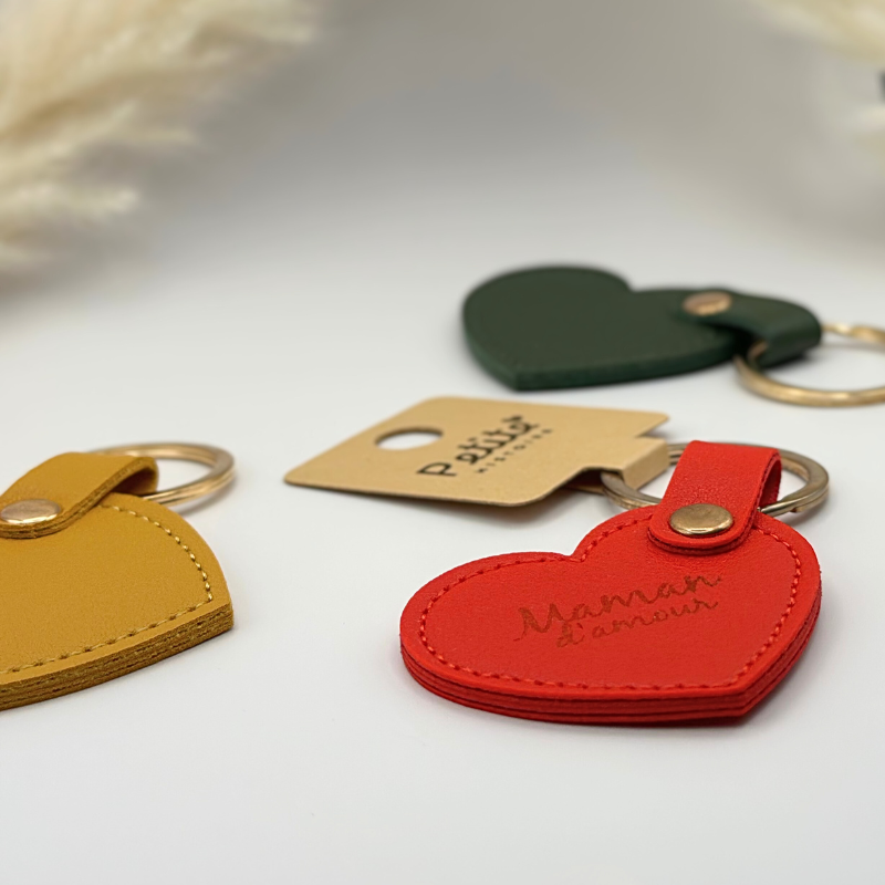 Porte-clés cœur personnalisé en cuir