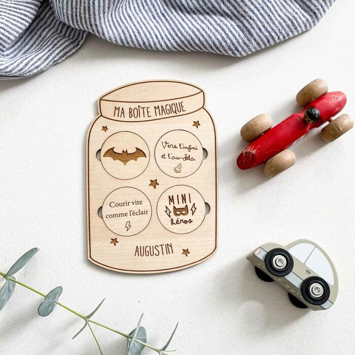 Planche "boîte magique" personnalisée bois