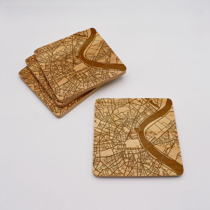 Lot de 4 sous-verres "Géo map" personnalisés gravés bambou