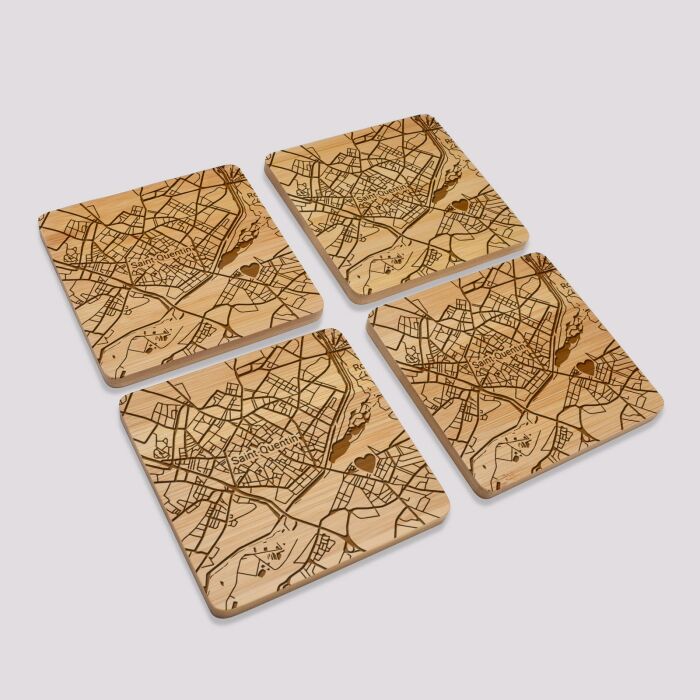 Lot de 4 sous-verres "Géo map" personnalisés gravés bambou
