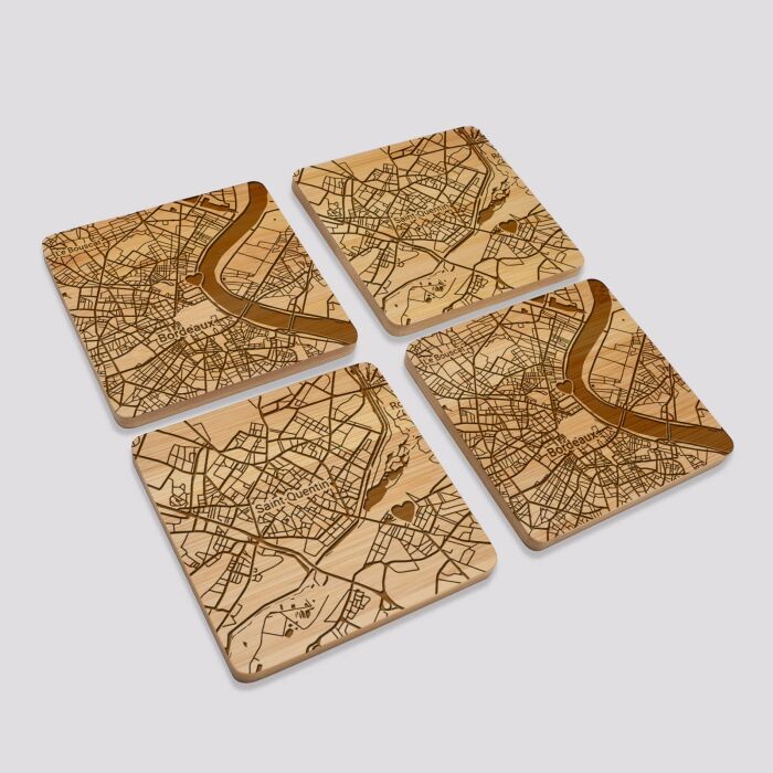 Lot de 4 sous-verres "Géo map" personnalisés gravés bambou